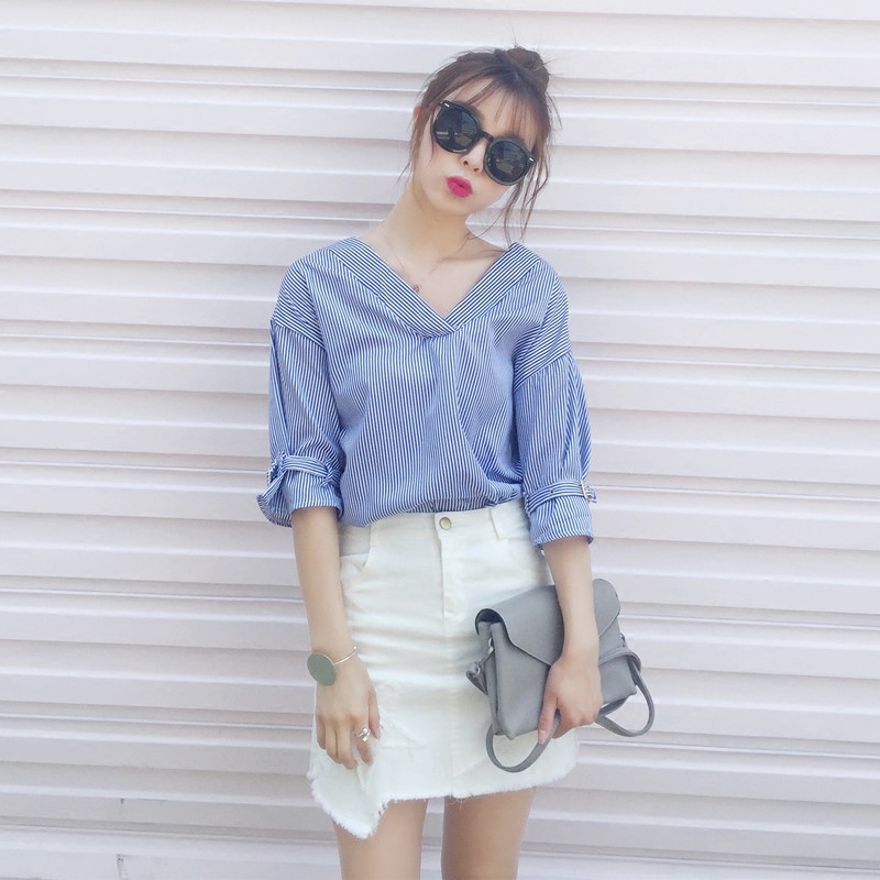 条纹V领衬衫女韩范宽松显瘦露肩夏季蝙蝠中袖修身女士白衬衣纯棉
