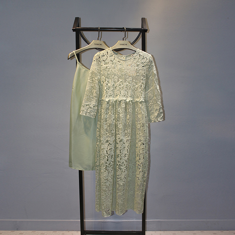 明星孙俪同款绿色七分袖中长款优雅气质修身蕾丝镂空连衣裙女春