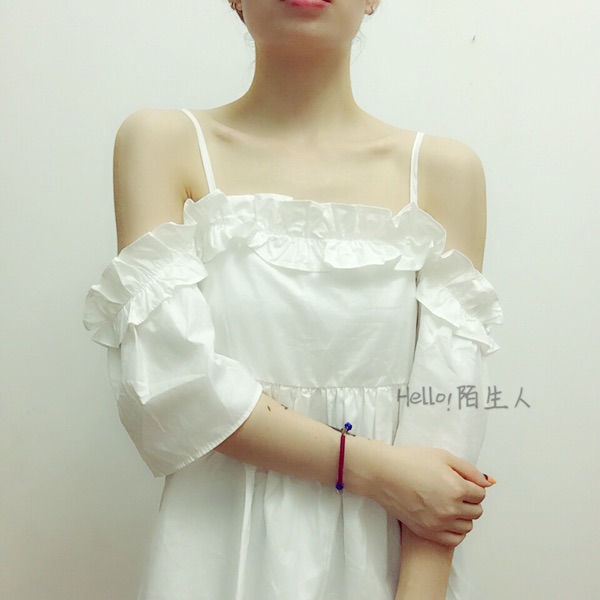 【天天特价】性感吊带一字领露肩宽松休闲套头上衣荷叶边泡泡袖