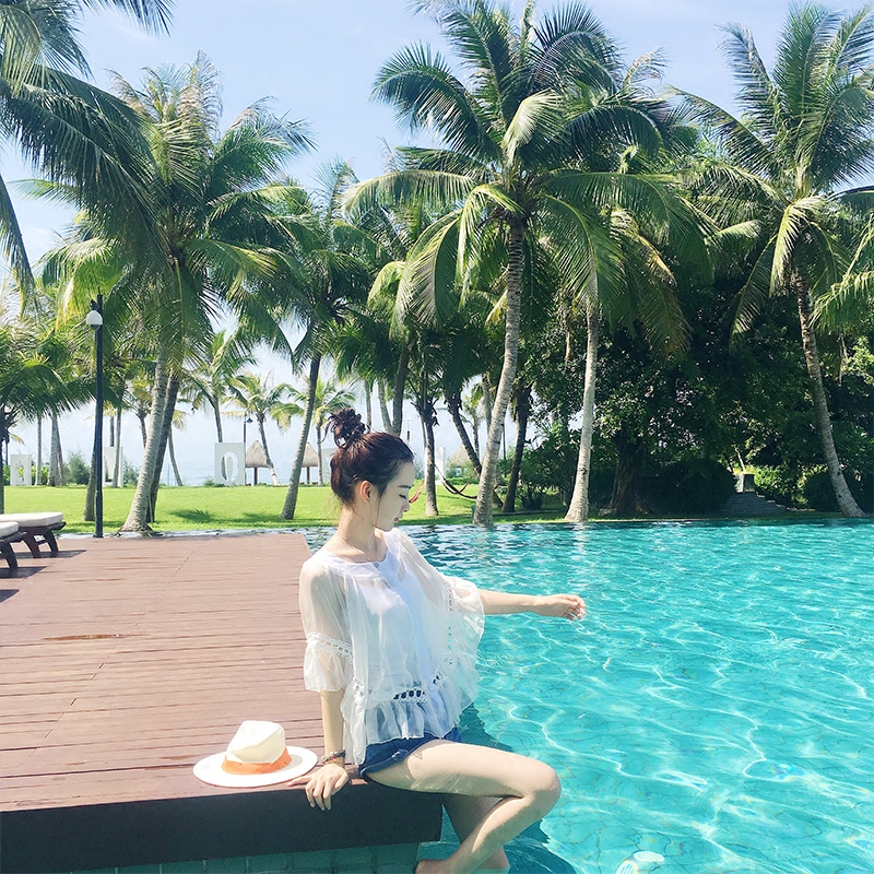 韩版夏季圆领宽松荷叶边喇叭袖白色雪纺衫女五分袖蕾丝衫镂空上衣