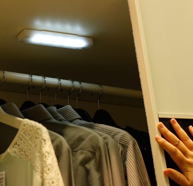 led衣柜橱柜鞋柜灯条自动感应带开关电池无线厨房间吊柜柜底灯带