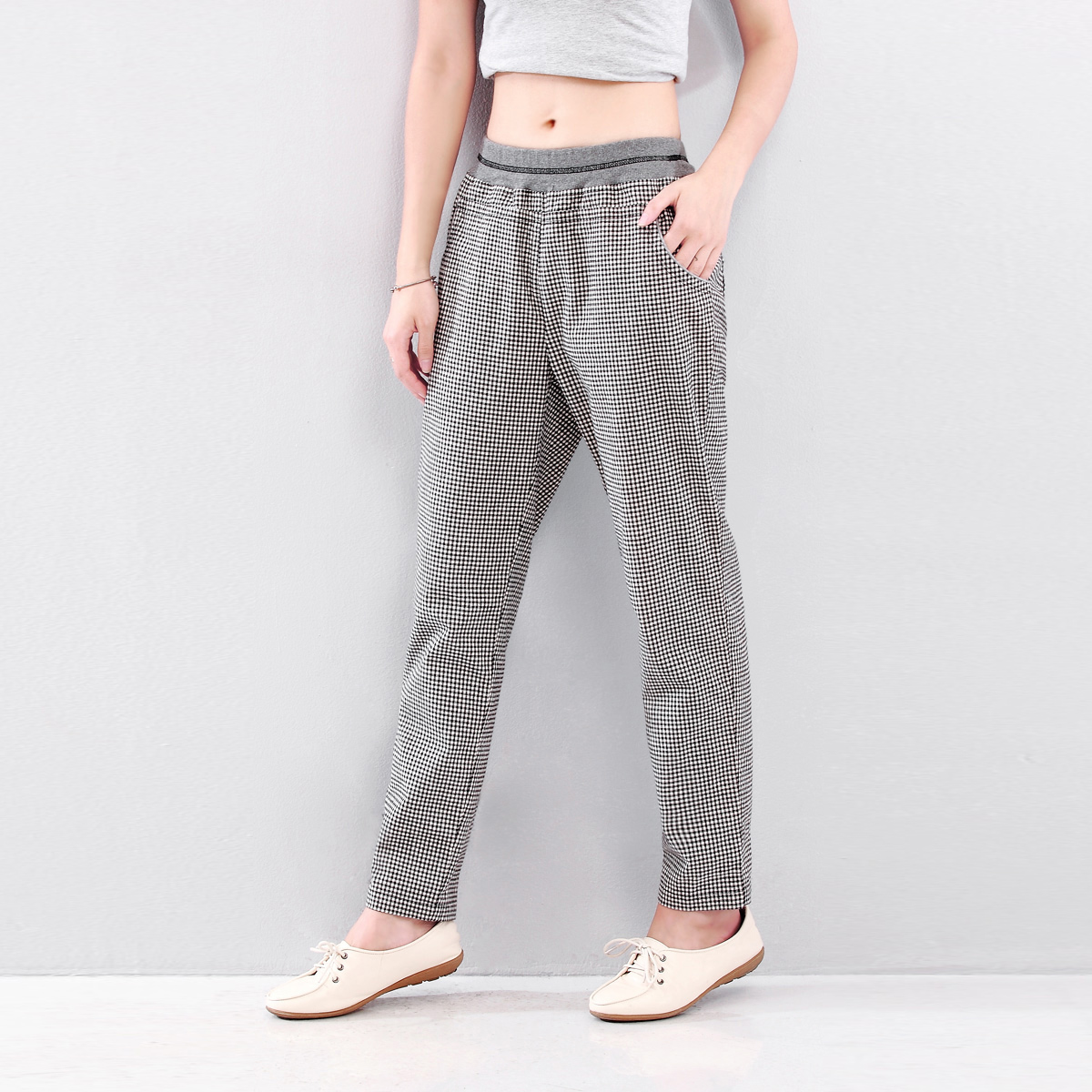 2016春装新款休闲裤女 韩版黑白格子印花直筒裤 松紧腰大码长裤子