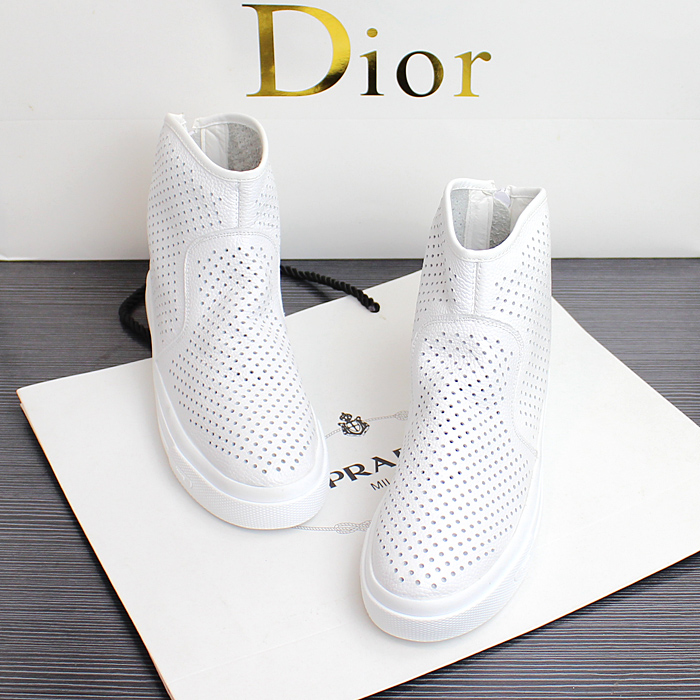 春季新款透气头层牛皮真皮白色高帮鞋平底运动板鞋内坡跟洞洞女鞋