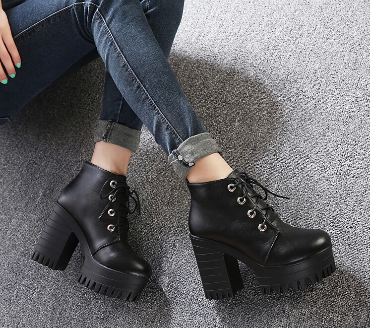 系带马丁靴潮女短靴圆头女靴高跟厚底防水台松糕粗跟短靴秋冬女鞋